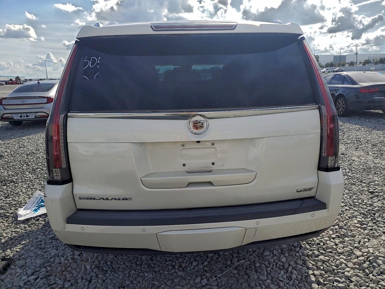 2015 Cadillac Escalade Luxury VIN: 1GYS3BKJ2FR305189 Lot: 94877285