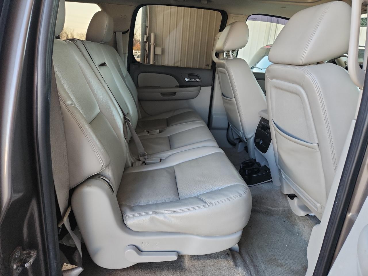 2011 GMC Yukon Xl K1500 Slt VIN: 1GKS2KE33BR269761 Lot: 92331685