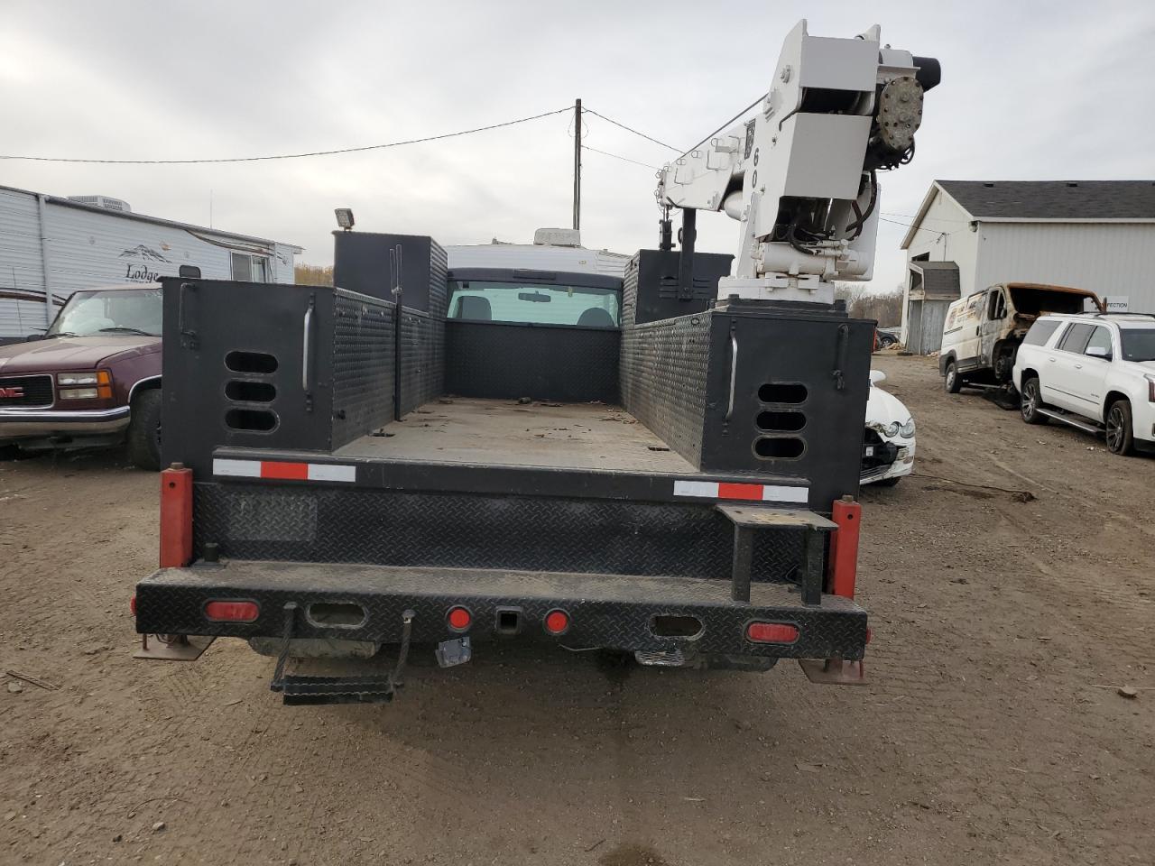 2000 Ford F550 Super Duty Utility / Service Truck VIN: 1FDAF56F9YEB97417 Lot: 89884235