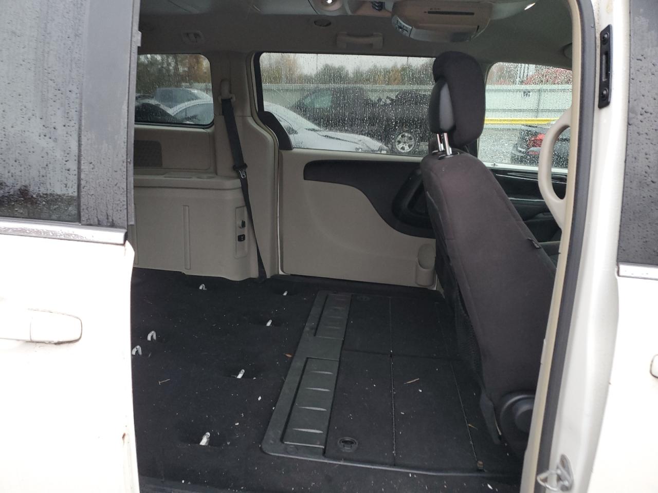 2011 Chrysler Town & Country Touring VIN: 2A4RR5DG0BR638155 Lot: 92087985