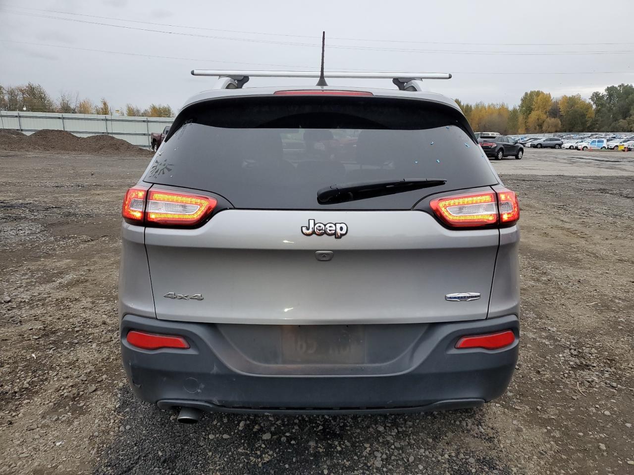 2017 Jeep Cherokee Latitude VIN: 1C4PJMCB8HW518866 Lot: 93235375