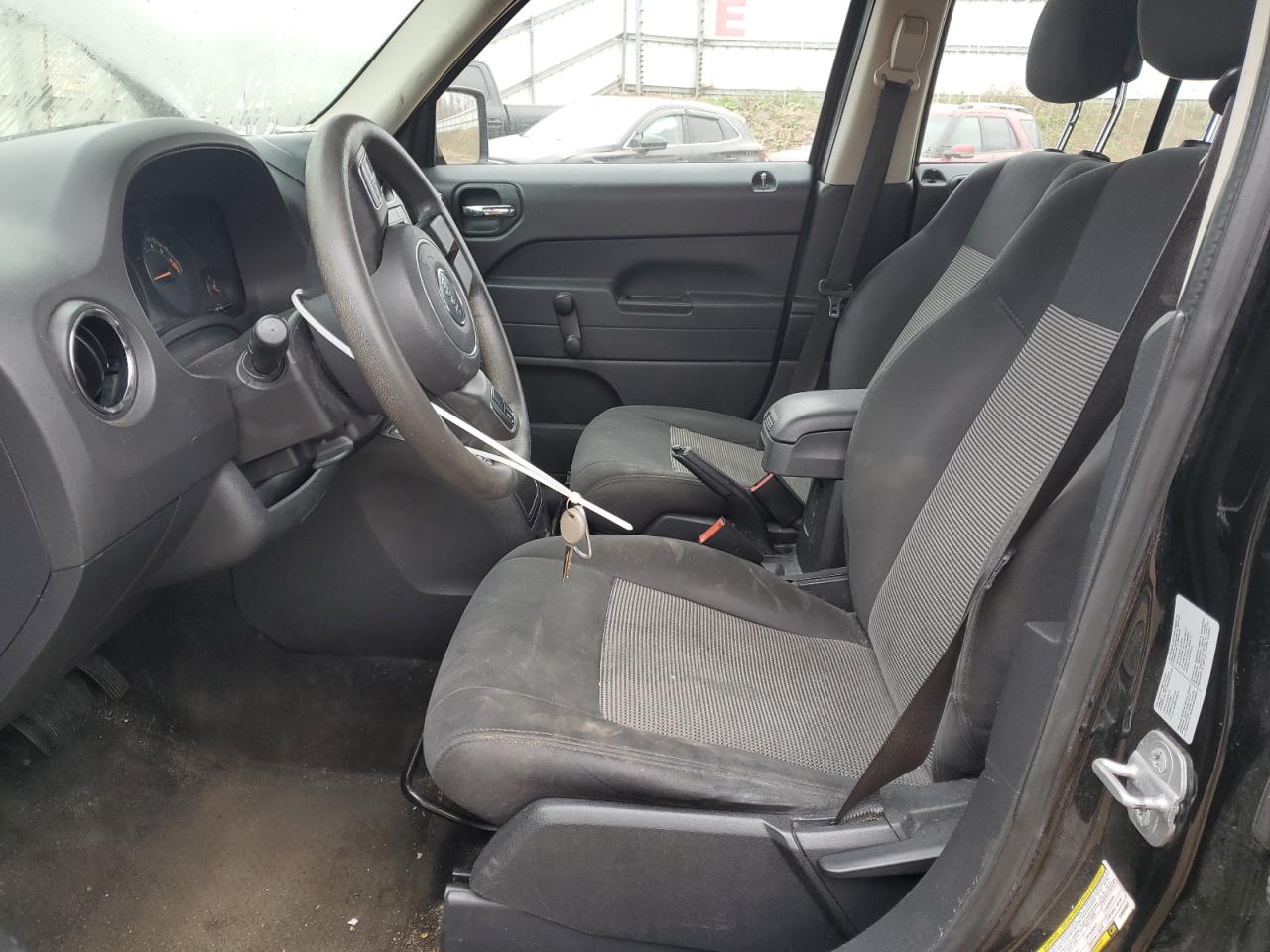 2015 Jeep Patriot VIN: 1C4NJRAB4FD282393 Lot: 92704225