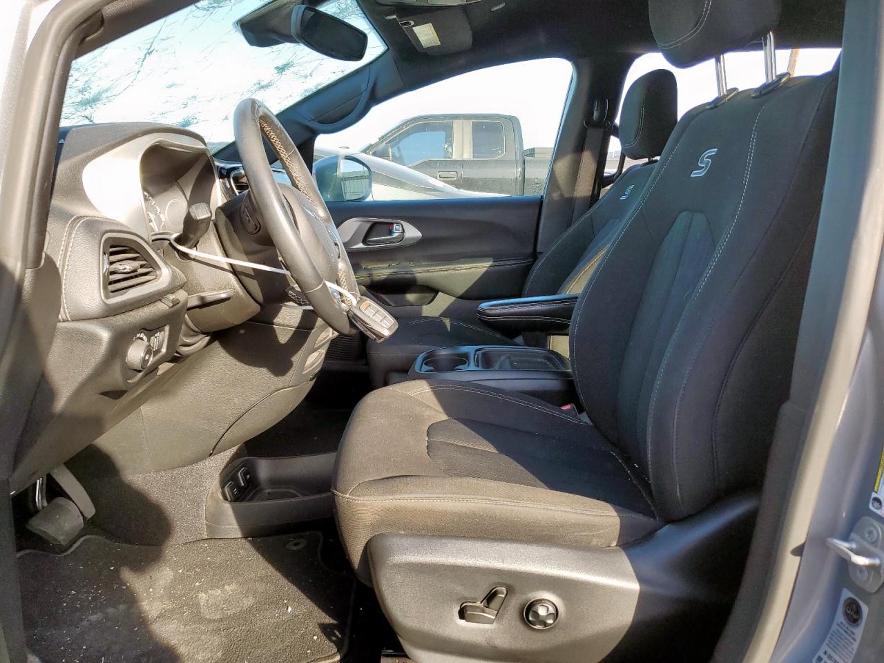 2021 Chrysler Pacifica Touring VIN: 2C4RC1FG1MR571808 Lot: 92386765