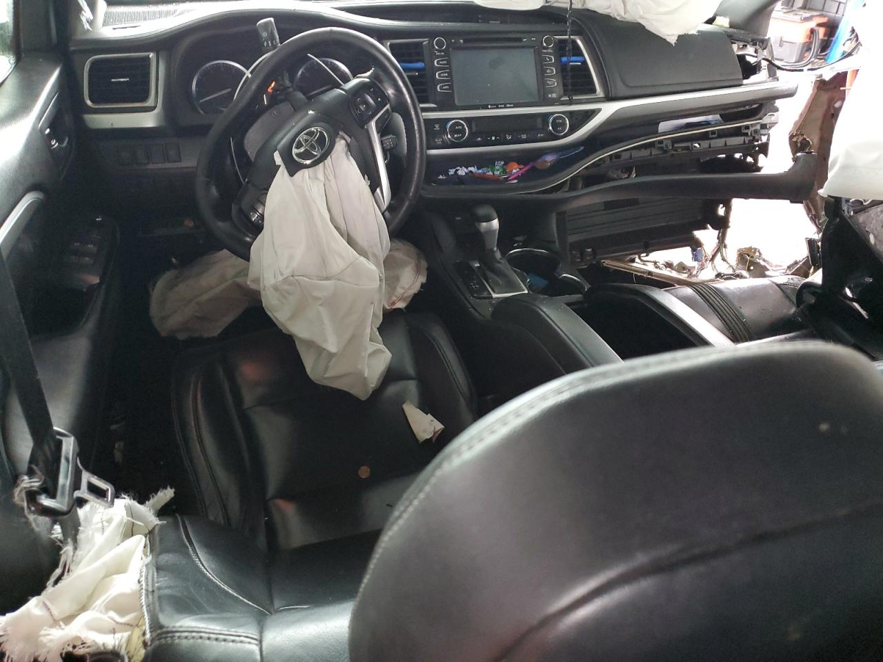 2018 Toyota Highlander Se VIN: 5TDJZRFH3JS848402 Lot: 93754535