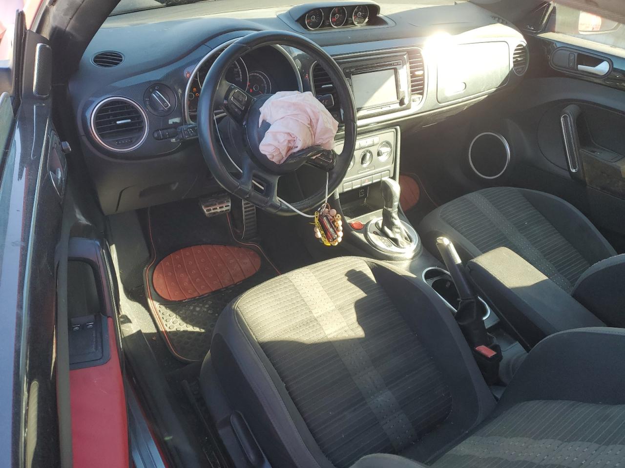 2015 Volkswagen Beetle R-Line VIN: 3VWVT7AT9FM630262 Lot: 92113345