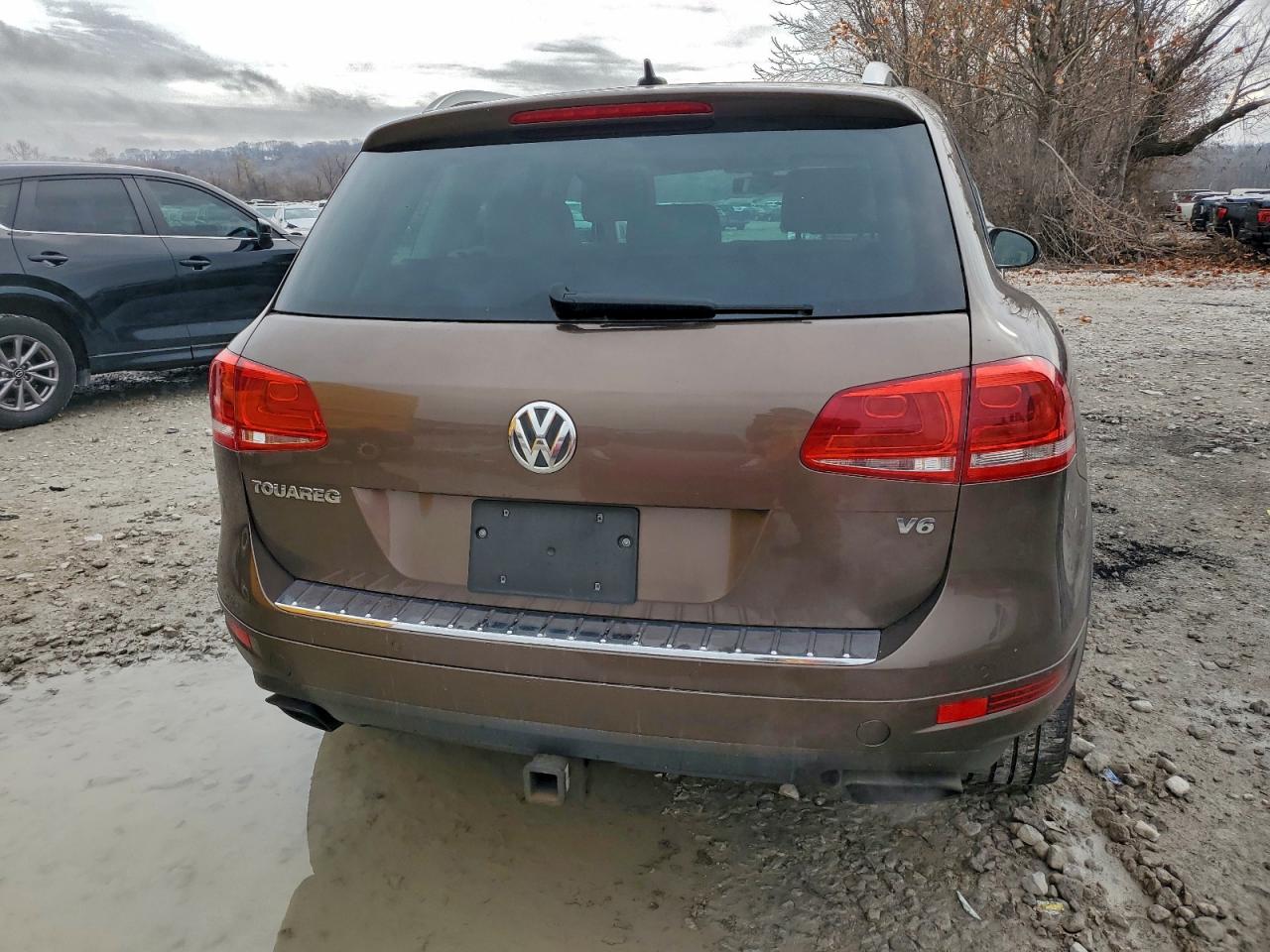 2011 Volkswagen Touareg V6 VIN: WVGFF9BP8BD007342 Lot: 93182655
