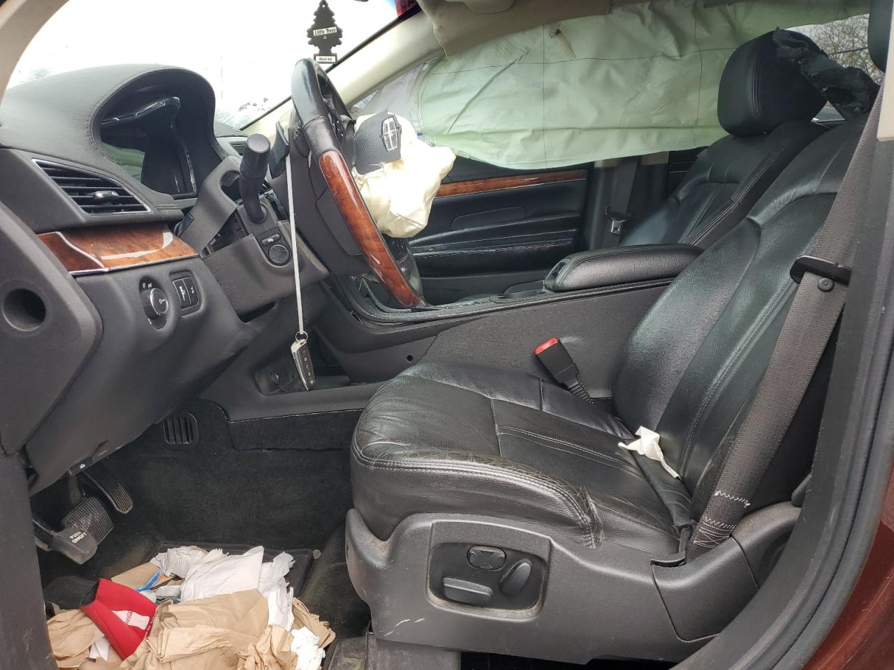 2015 Lincoln Mkt VIN: 2LMHJ5AT4FBL01707 Lot: 92398715