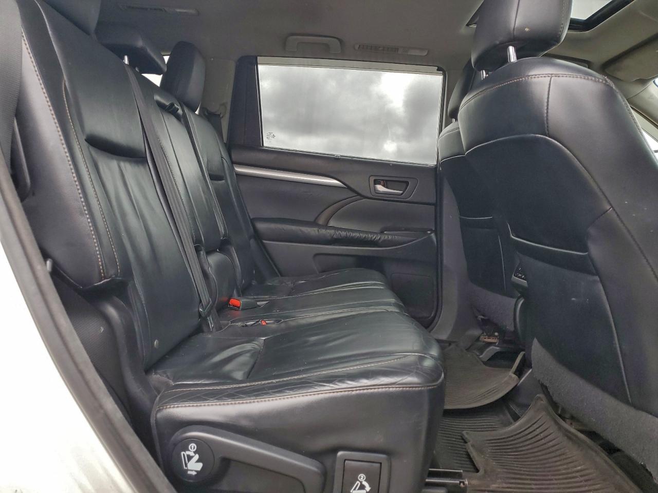 2015 Toyota Highlander Xle VIN: 5TDJKRFH7FS078121 Lot: 94695595