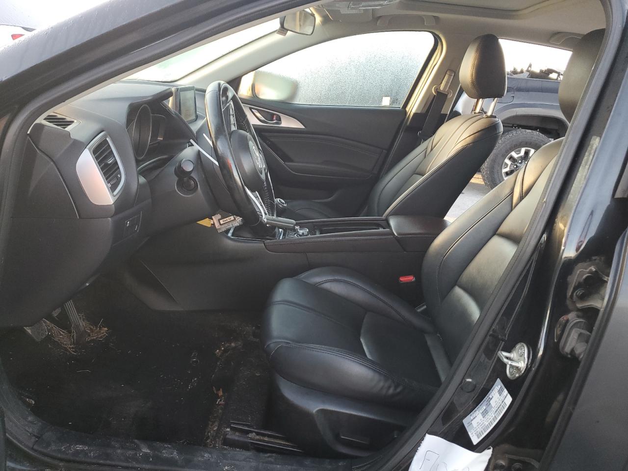 2018 Mazda 3 Touring VIN: 3MZBN1L37JM240941 Lot: 90924085