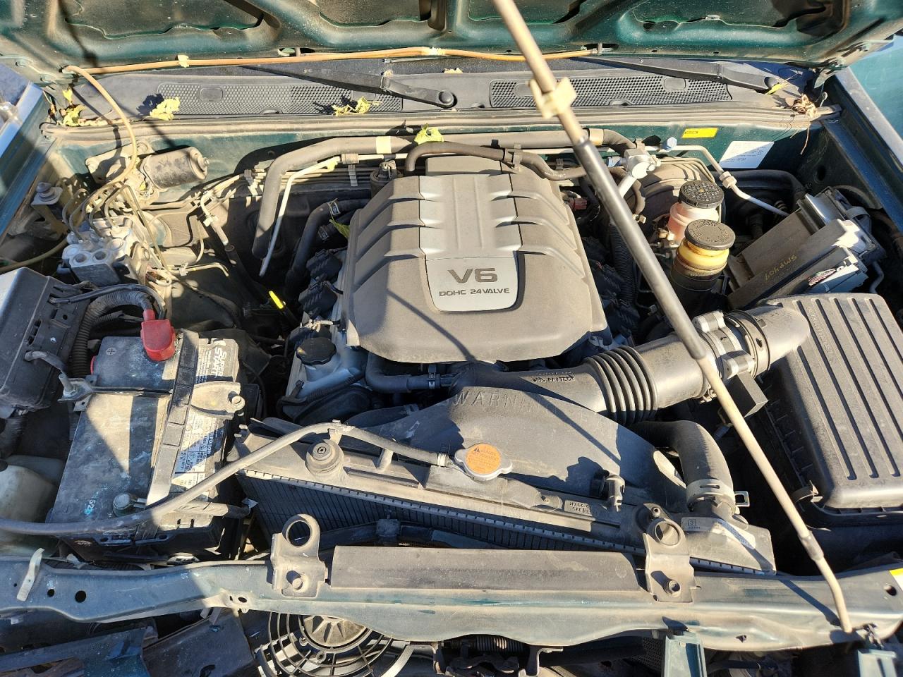 2000 Honda Passport Ex VIN: 4S6DM58W7Y4414833 Lot: 92814695