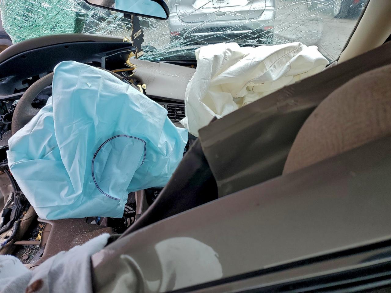 1999 Toyota Camry Ce VIN: 4T1BG22K5XU578995 Lot: 94121155