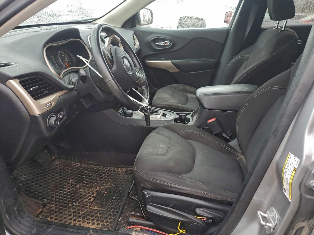 2017 Jeep Cherokee Latitude VIN: 1C4PJMCB4HW664858 Lot: 94427375