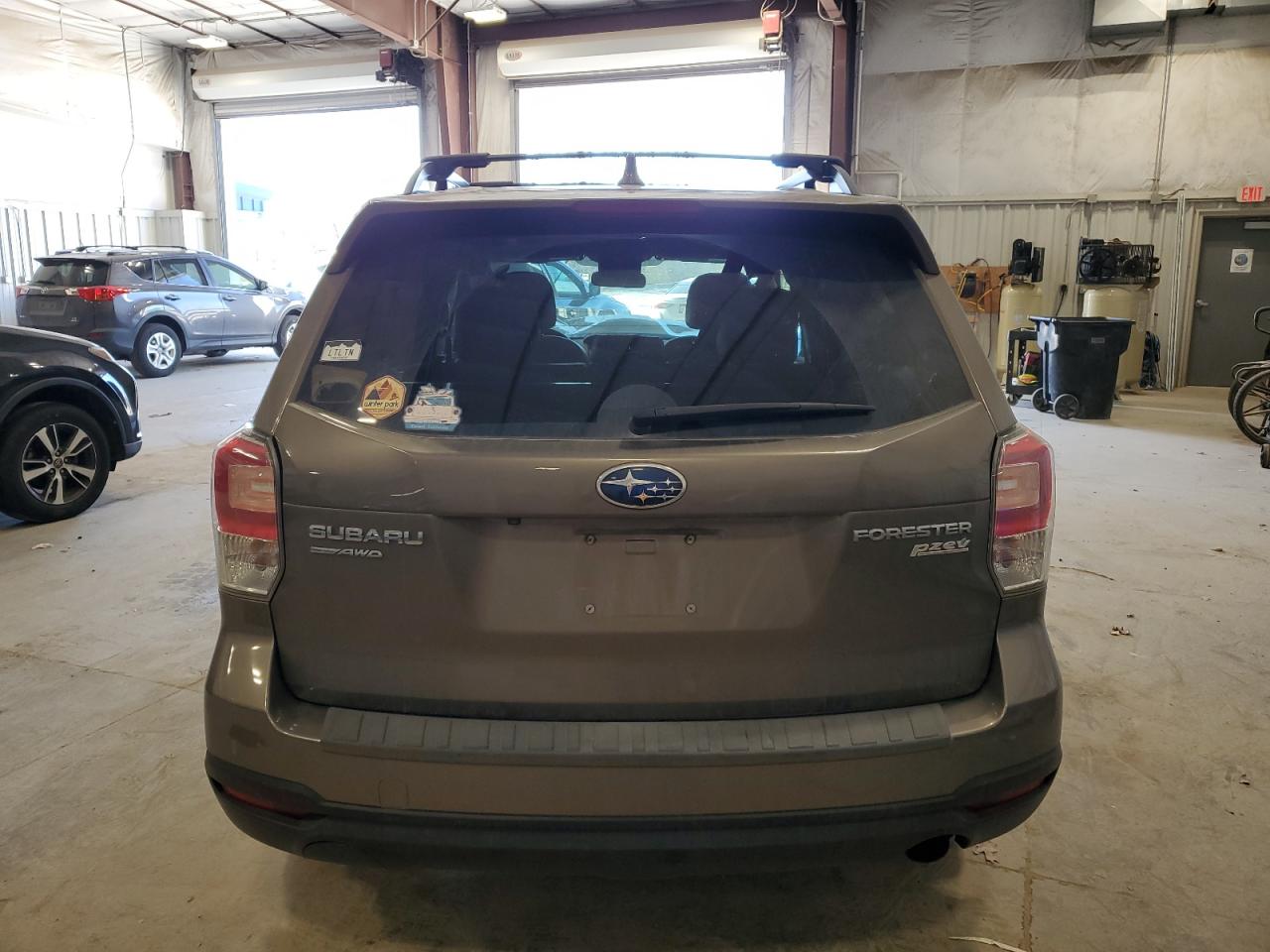 2017 Subaru Forester 2.5I Touring VIN: JF2SJATC1HH437635 Lot: 92393355