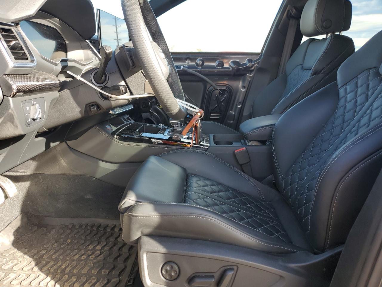 2025 Audi Sq5 Premium Plus VIN: WA1B4AFY9S2053569 Lot: 87441055