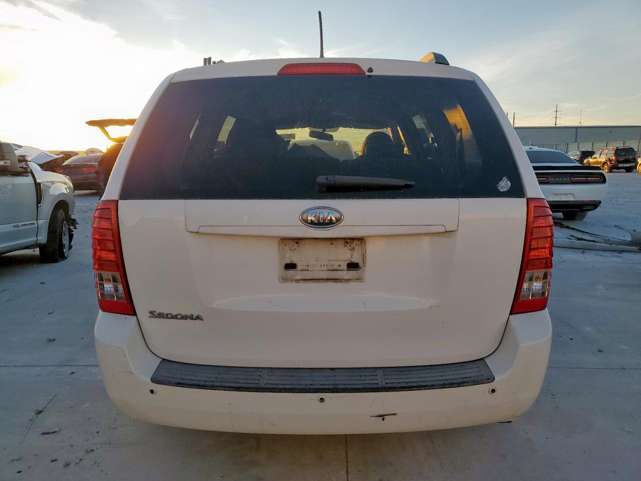 2011 Kia Sedona Lx VIN: KNDMG4C7XB6372281 Lot: 92132935