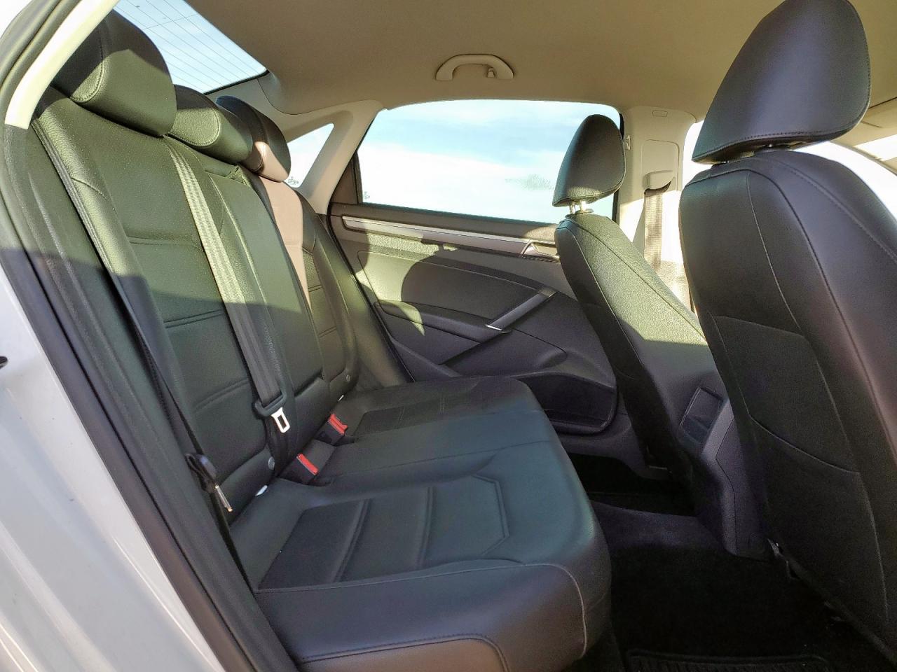 2017 Volkswagen Passat R-Line VIN: 1VWDT7A38HC038299 Lot: 92833725