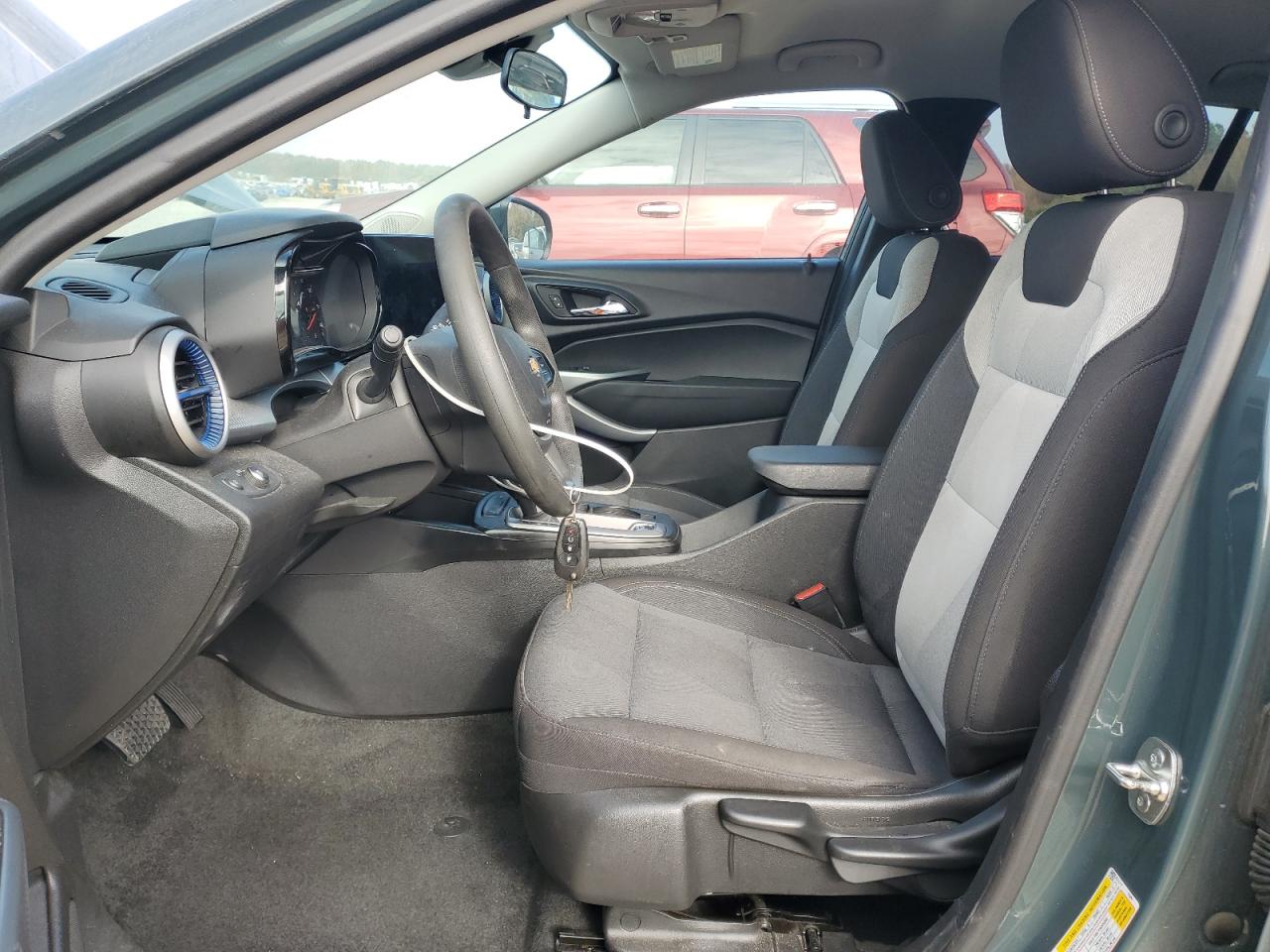 2025 Chevrolet Trax Ls VIN: KL77LFEP8SC066650 Lot: 92300925