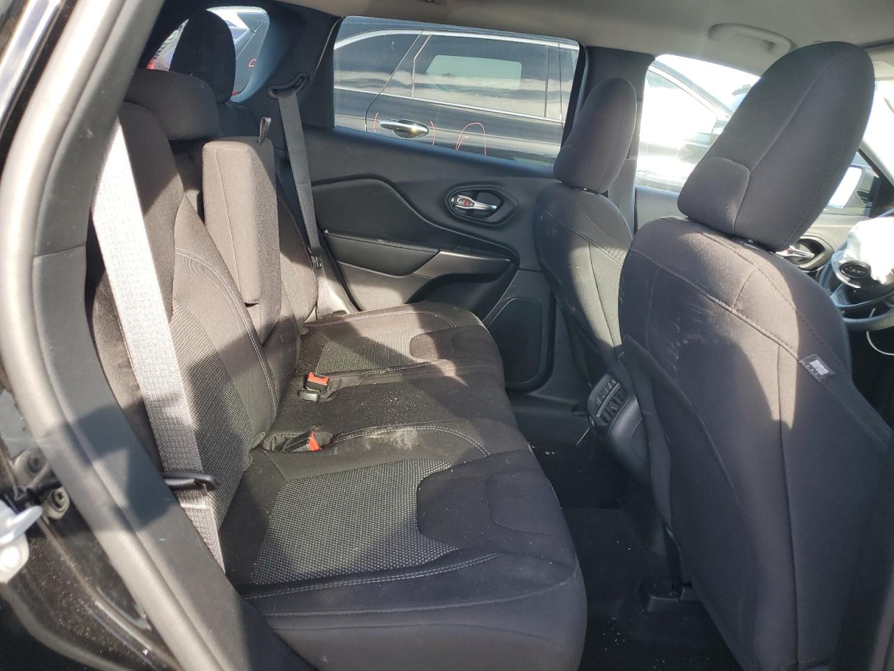 2021 Jeep Cherokee Latitude VIN: 1C4PJMCB1MD137995 Lot: 92346405