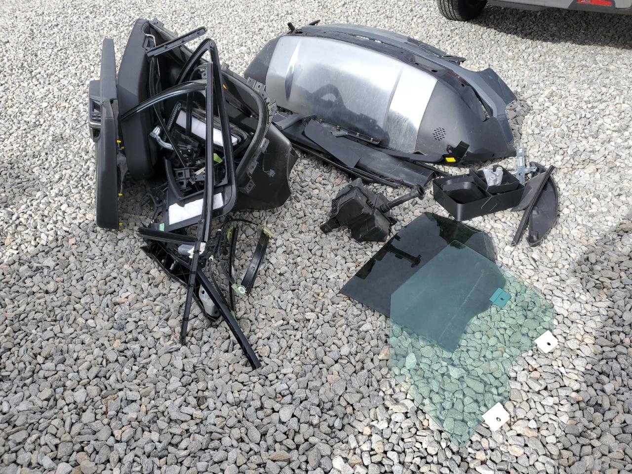 2024 Rivian R1T Adventure VIN: 7FCTGBAA9RN032628 Lot: 93317305