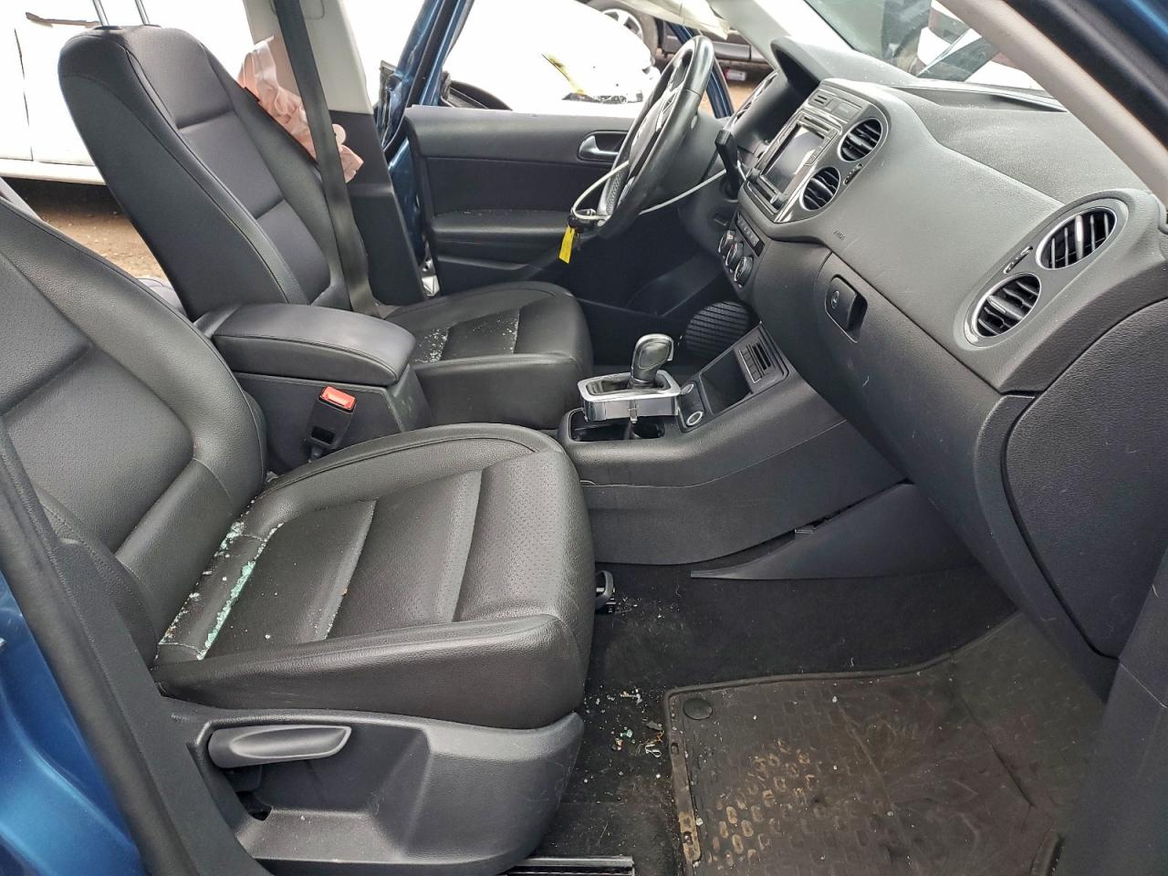 2017 Volkswagen Tiguan S VIN: WVGBV7AX3HK021130 Lot: 94072555