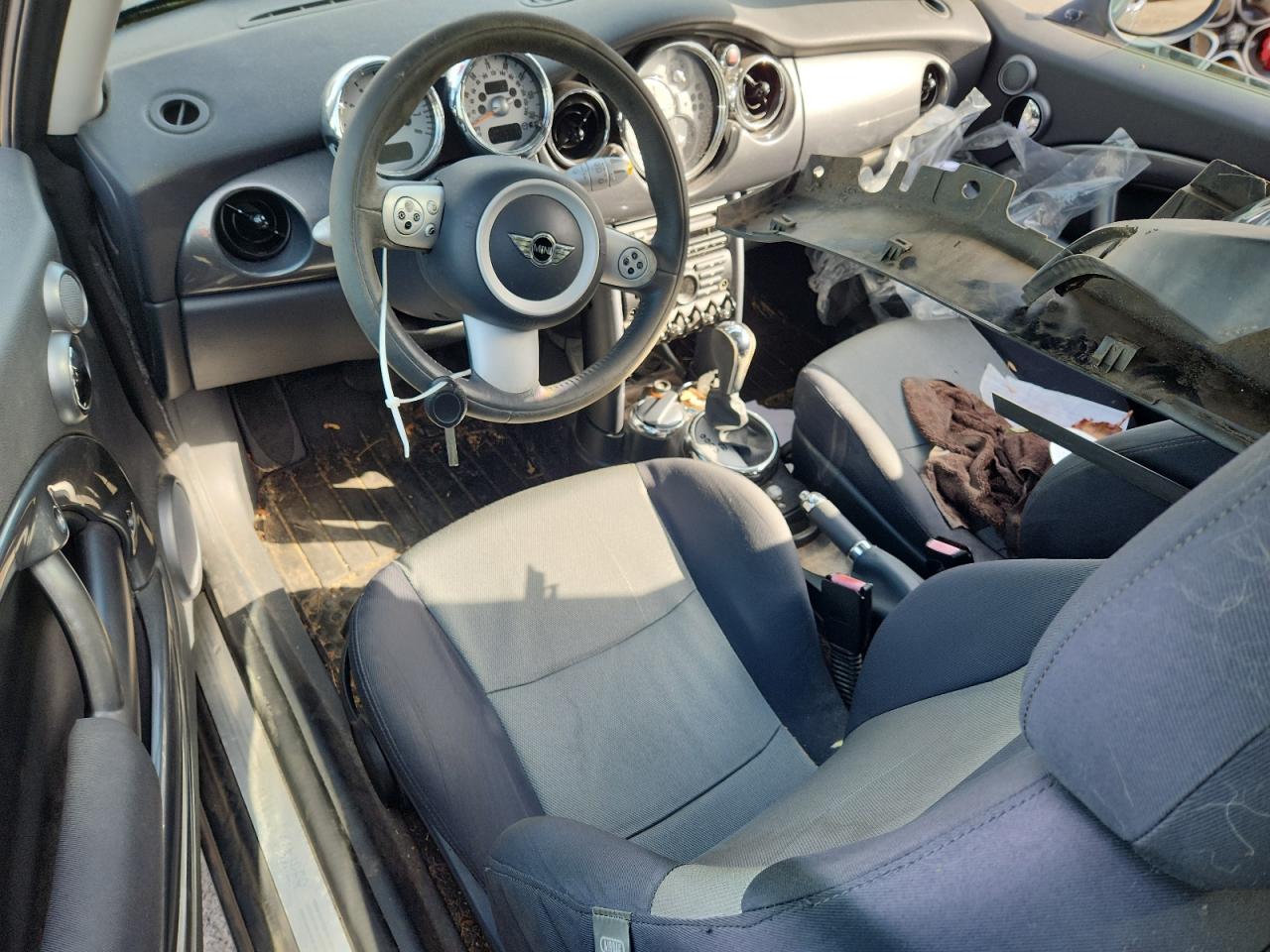 2006 Mini Cooper VIN: WMWRC335X6TJ74752 Lot: 93392015