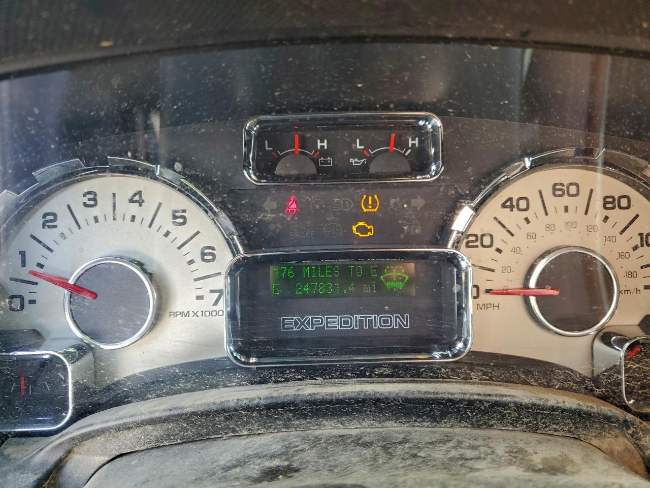 2010 Ford Expedition Limited VIN: 1FMJU2A57AEB54381 Lot: 93238785