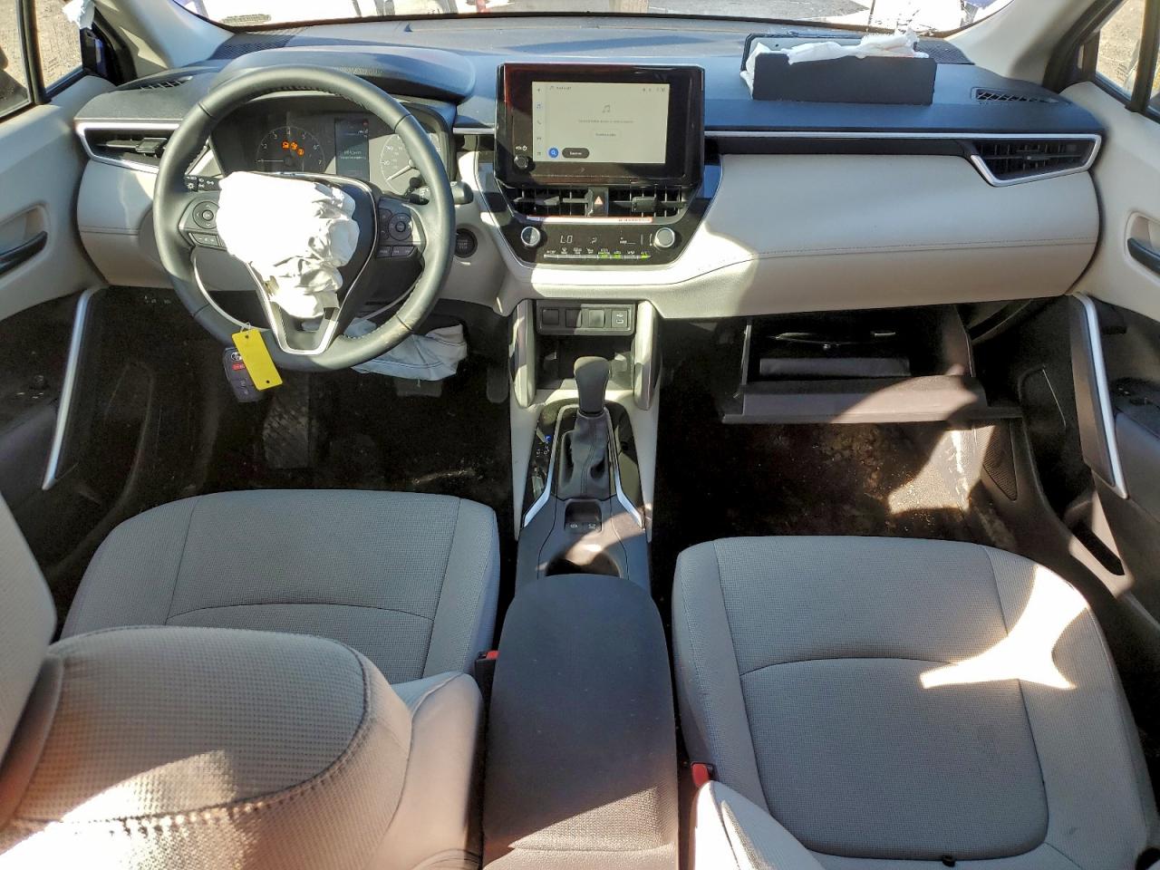 2025 Toyota Corolla Cross Le VIN: 7MUBAAAG9SV143073 Lot: 92689065