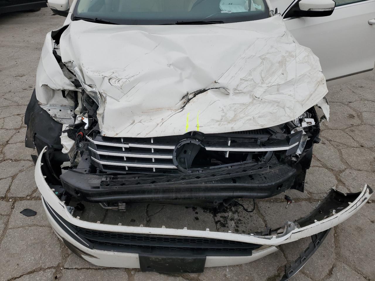 2014 Volkswagen Passat Sel VIN: 1VWCS7A36EC020166 Lot: 93400365