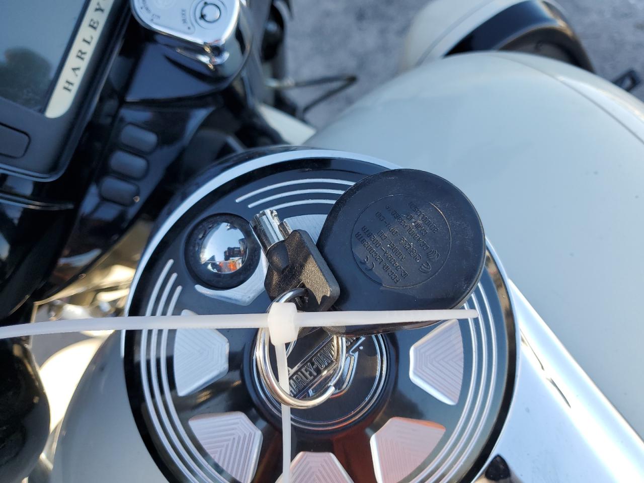 2015 Harley-Davidson Flhxs Street Glide Special VIN: 1HD1KRM16FB702891 Lot: 90288635