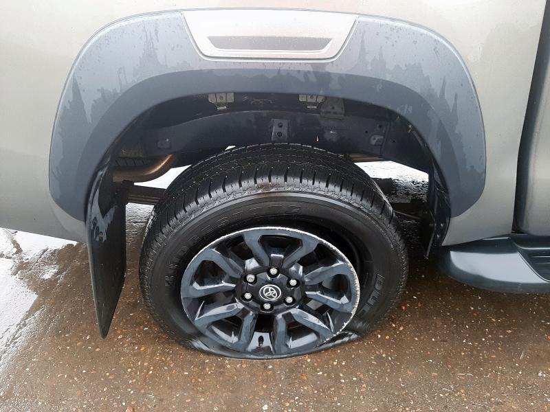 2021 TOYOTA HILUX INVINCIBLE X D/CAB PICK UP 2.8 D-4D AUTO