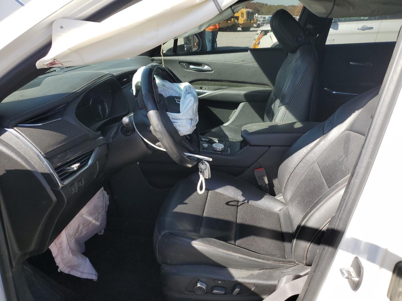 2019 Cadillac Xt4 Sport VIN: 1GYFZER45KF180136 Lot: 92532715