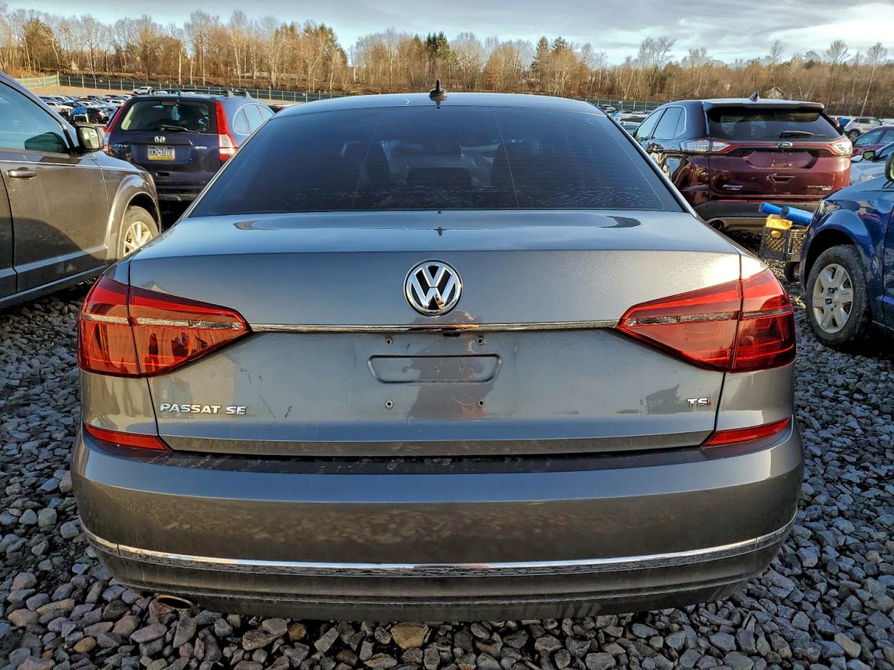 2018 Volkswagen Passat Se VIN: 1VWBA7A36JC025697 Lot: 93492245