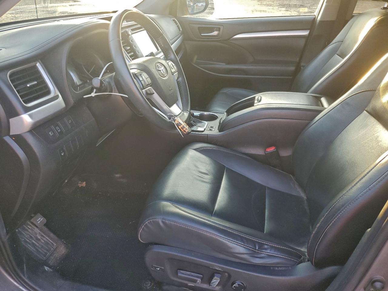 2019 Toyota Highlander Se VIN: 5TDKZRFH1KS313042 Lot: 93936325