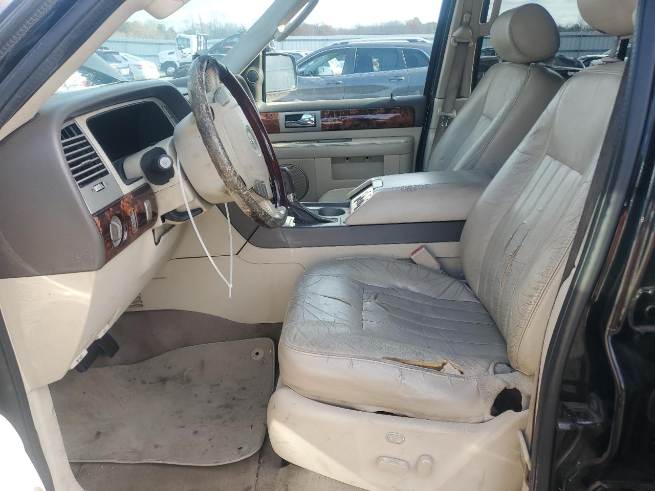 2004 Lincoln Navigator VIN: 5LMFU28RX4LJ38347 Lot: 93520295