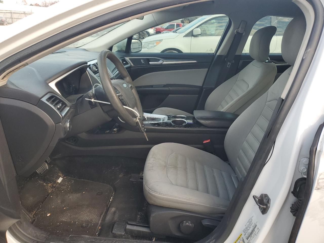 2013 Ford Fusion S VIN: 3FA6P0G73DR355801 Lot: 93532025