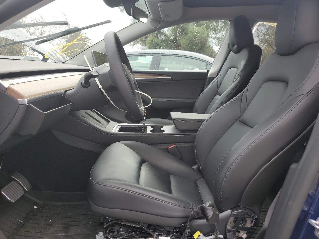 2024 Tesla Model Y VIN: 7SAYGAEE8RF088998 Lot: 92431515