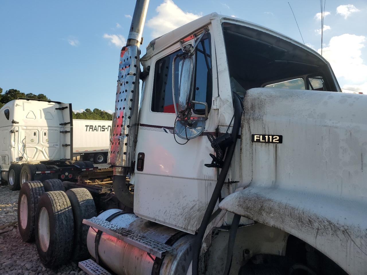 2004 Freightliner Fl112 Semi Truck VIN: 1FVJBGCV24HM38853 Lot: 91003295