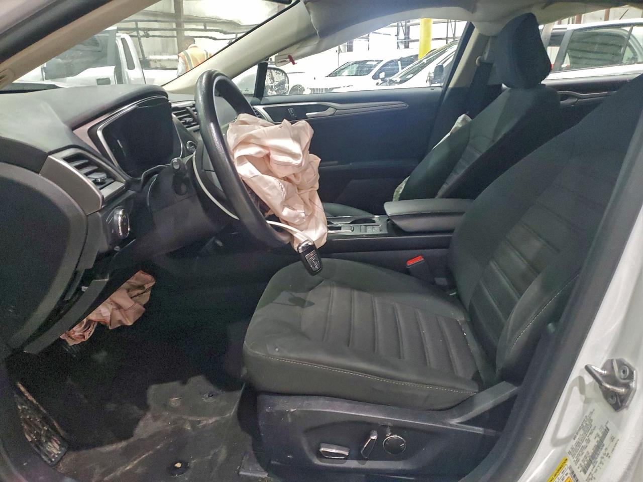 2020 Ford Fusion Se VIN: 3FA6P0LU9LR106980 Lot: 93060075