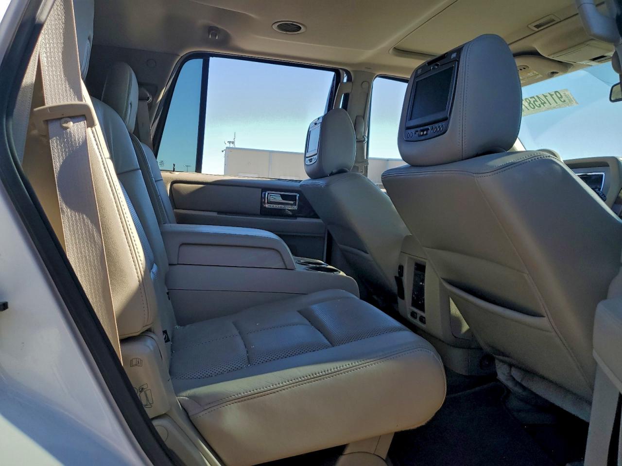 2011 Lincoln Navigator VIN: 5LMJJ2H55BEJ07606 Lot: 91145875