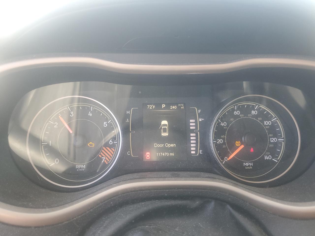 2015 Jeep Cherokee Sport VIN: 1C4PJLAB8FW560058 Lot: 92923385