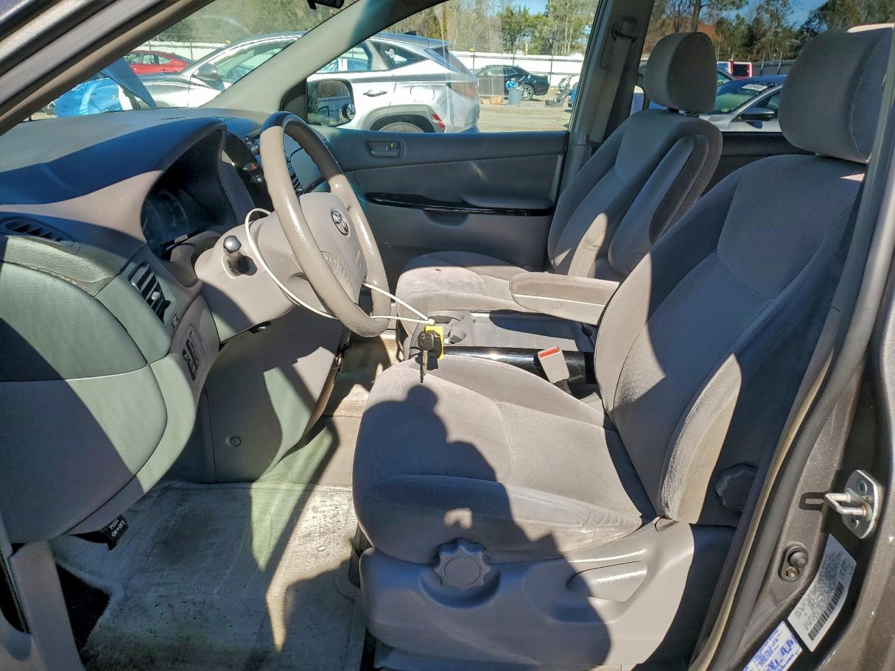 2004 Toyota Sienna Ce VIN: 5TDZA23C44S058279 Lot: 94252245