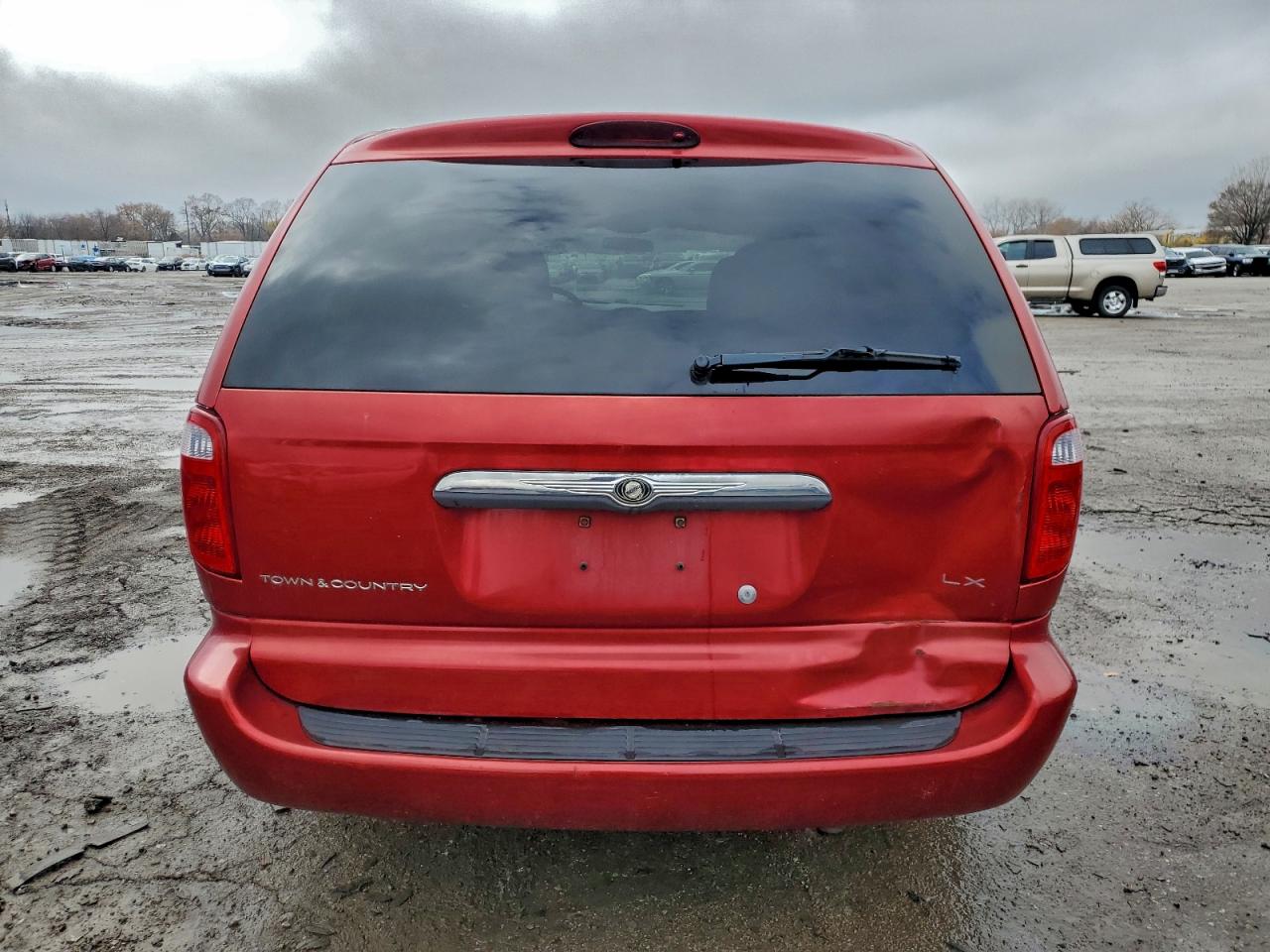 2002 Chrysler Town & Country Lx VIN: 2C4GP44382R697979 Lot: 93934765