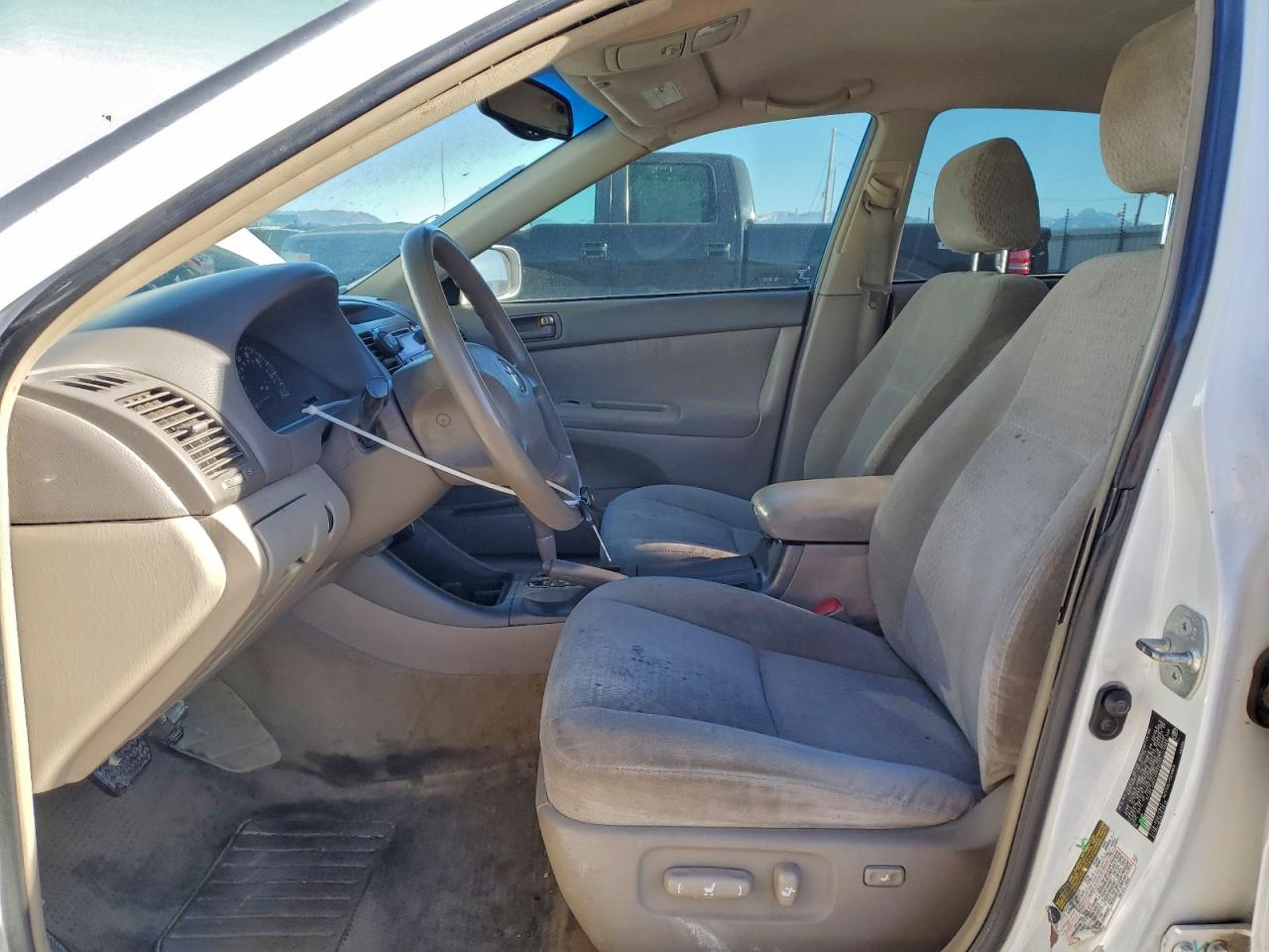 2004 Toyota Camry Le VIN: 4T1BF32KX4U072177 Lot: 92298255