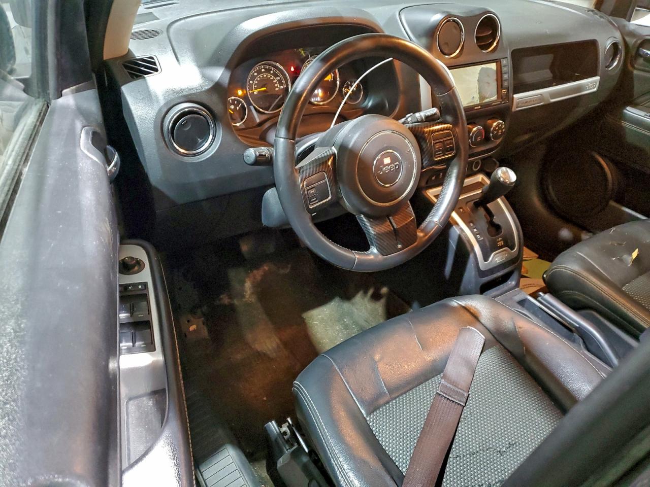 2015 Jeep Compass Latitude VIN: 1C4NJDEB3FD270653 Lot: 92580665