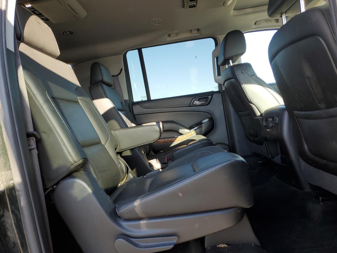 2016 Chevrolet Suburban K1500 Ltz VIN: 1GNSKJKC5GR362581 Lot: 92032445