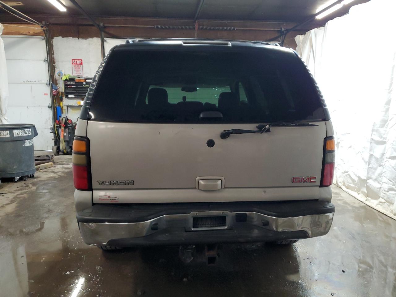 2006 GMC Yukon VIN: 1GKEK13T16J105472 Lot: 92464765