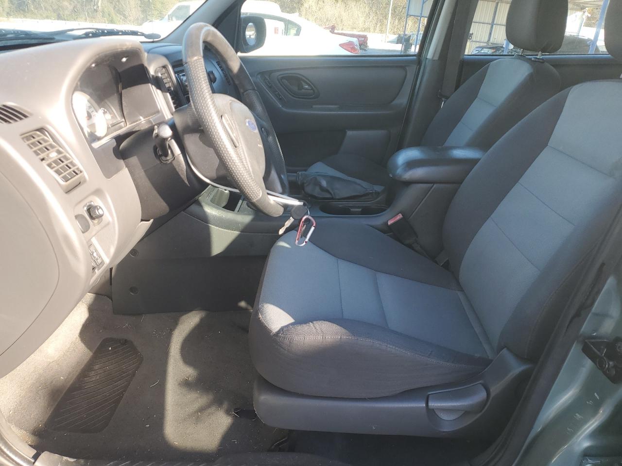 2005 Ford Escape Xls VIN: 1FMYU02Z15DA05657 Lot: 92916685