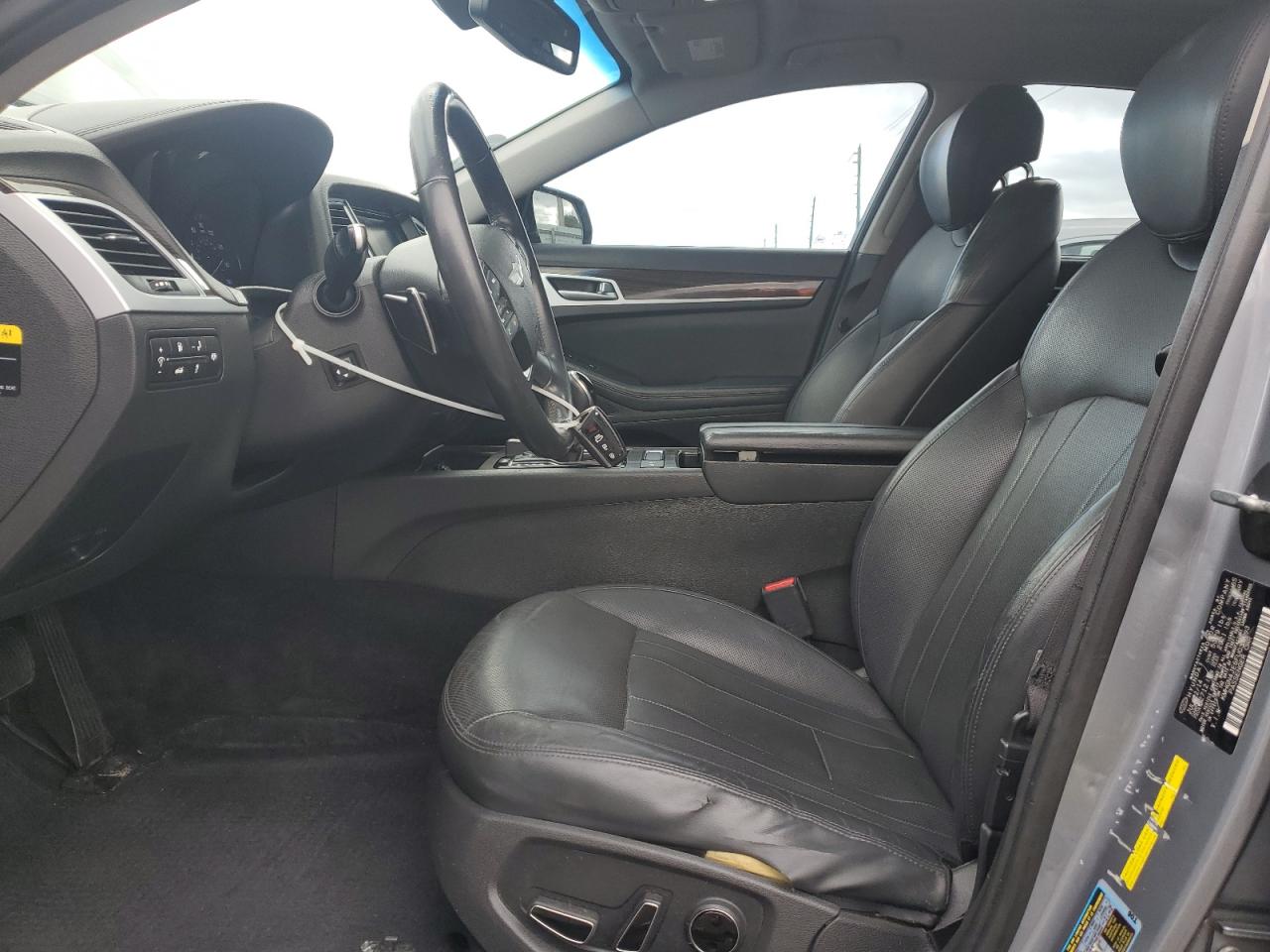 2015 Hyundai Genesis 3.8L VIN: KMHGN4JE6FU039593 Lot: 92440195