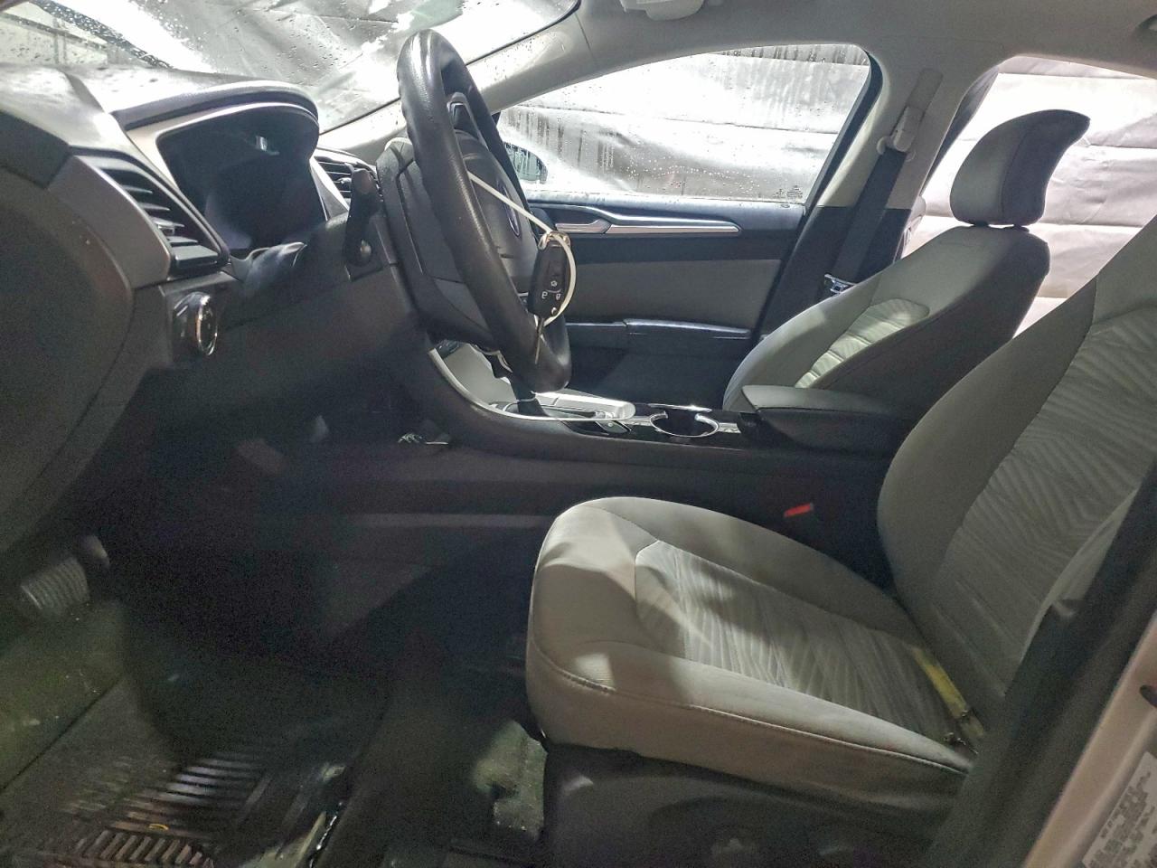 2016 Ford Fusion S VIN: 3FA6P0G72GR351582 Lot: 93824185