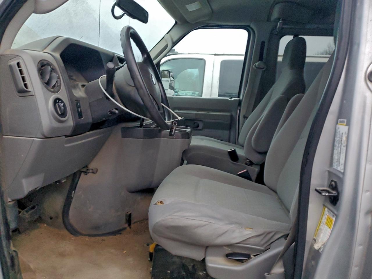 2011 Ford Econoline E350 Super Duty Wagon VIN: 1FBSS3BL5BDA74848 Lot: 93631975